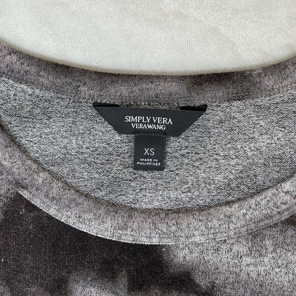 Simply Vera Wang Shirt Women's Size XS Black Grey Grunge Witchy Dark Feminine‎ - Picture 2 of 6